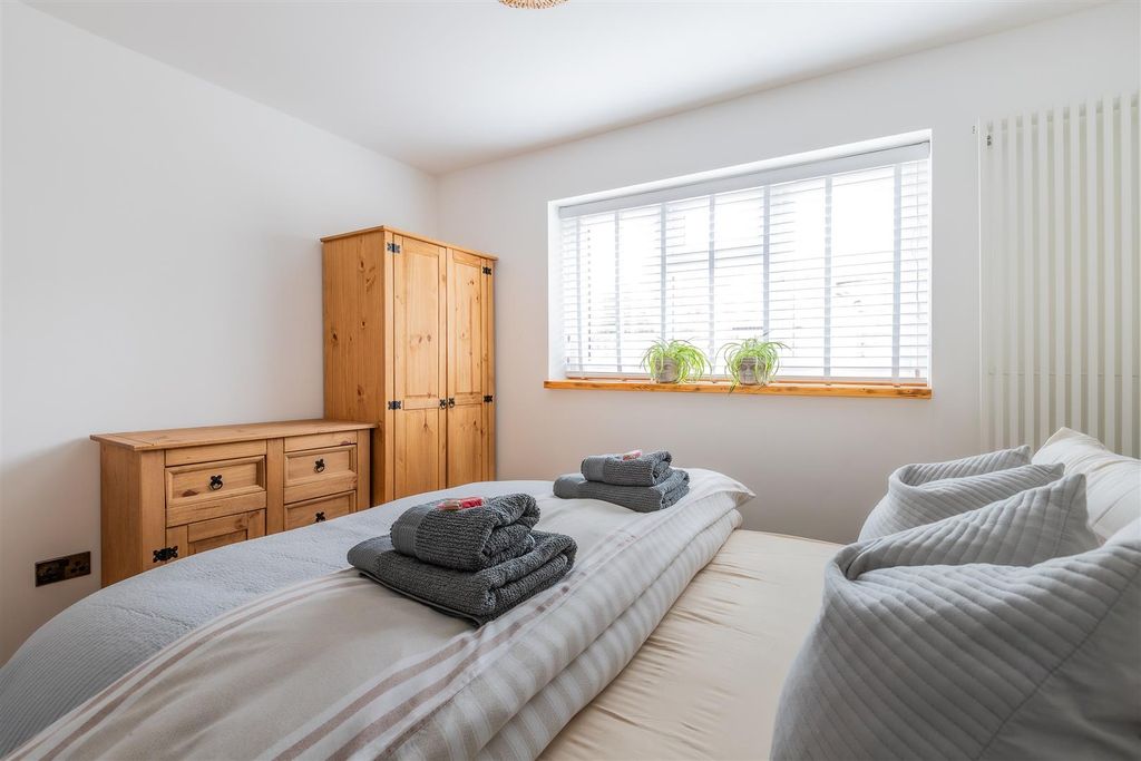 Additional image 13 of 3 bed flat for saleFitzhamon Embankment, Riverside, Cardiff CF11
