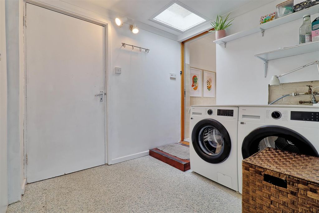 Additional image 13 of 4 bed semi-detached house for saleIzaak Walton Way, Cambridge CB4