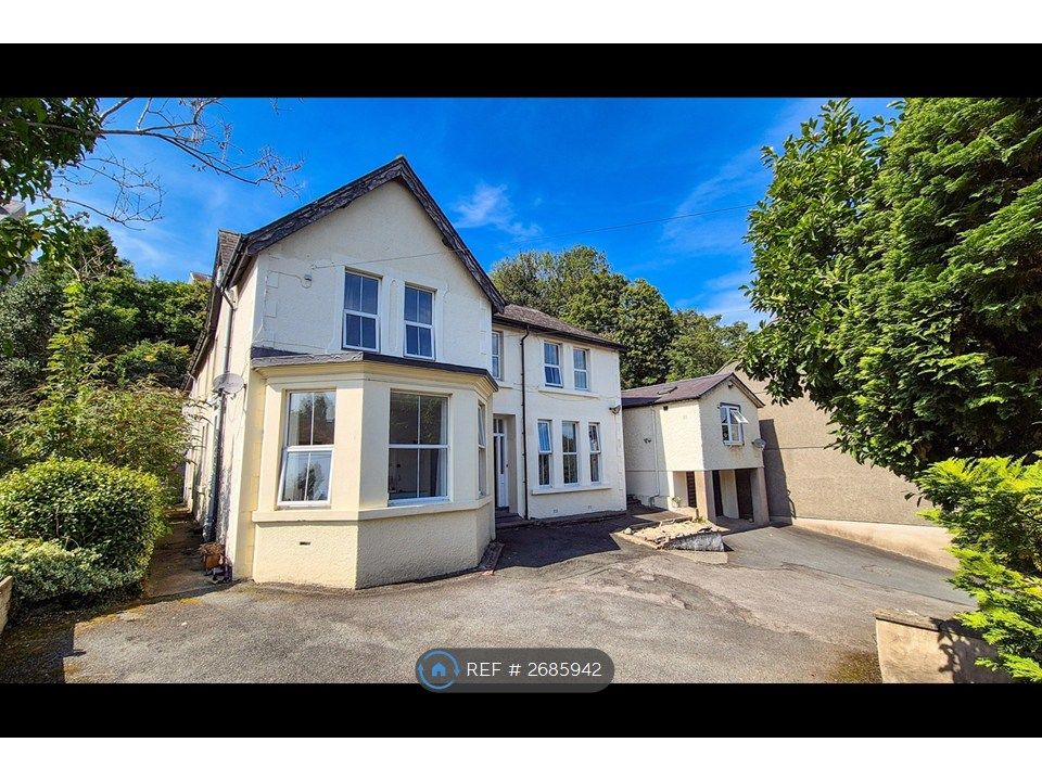 10 bed detached house to rentGro, Bangor LL57