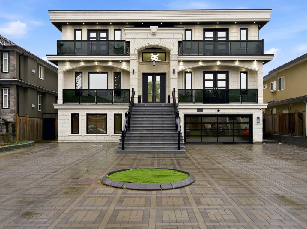 6899 Clevedon Drive, Surrey, BC, V3W 6H6