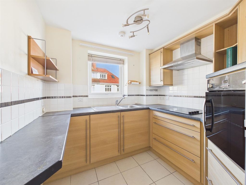 Additional image 2 of 2 bed flat for salePicton Avenue, Porthcawl CF36