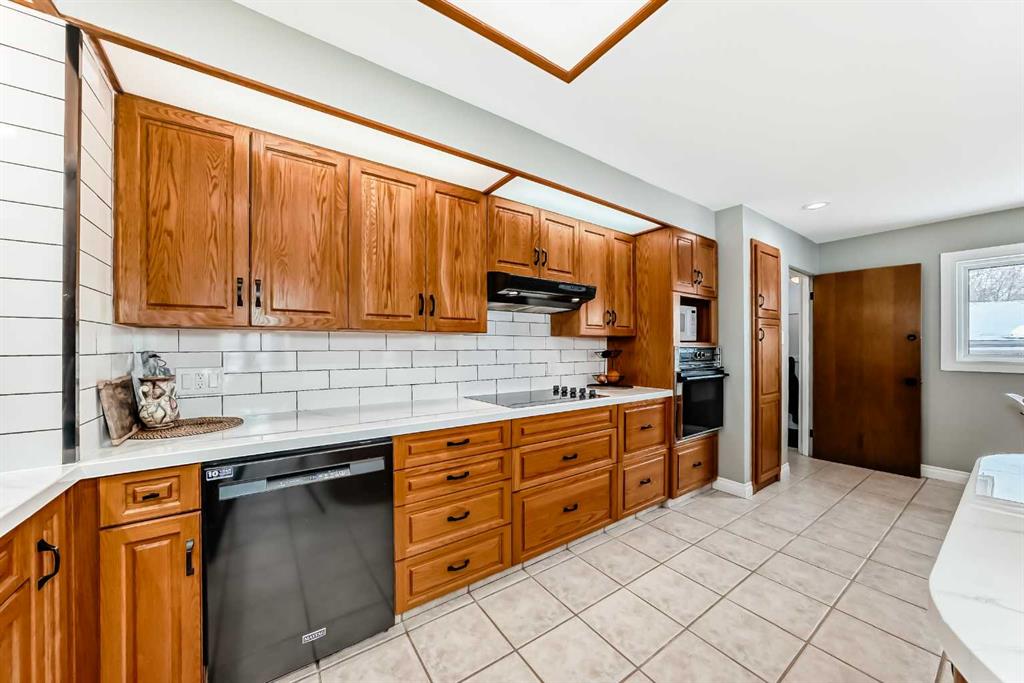 Additional image 3 of 8043 Elbow Drive SW, Calgary, AB, T2V 1K5
