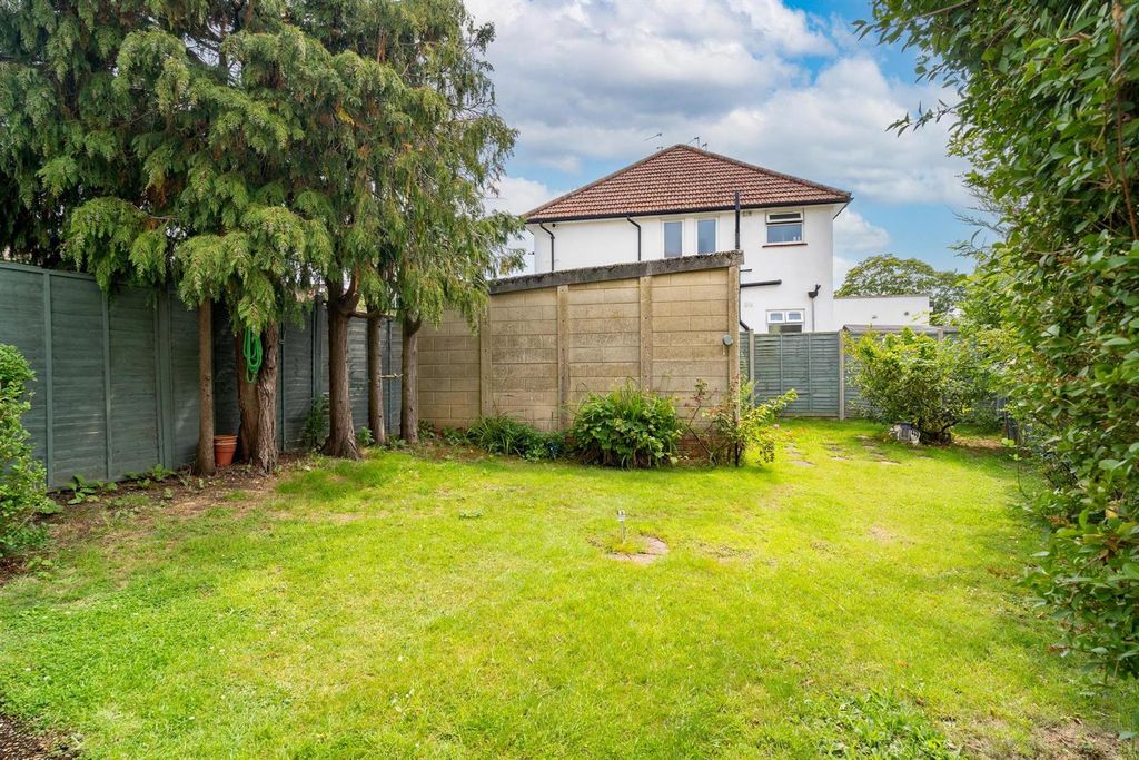 Additional image 16 of Land for saleLaleham Avenue, London NW7