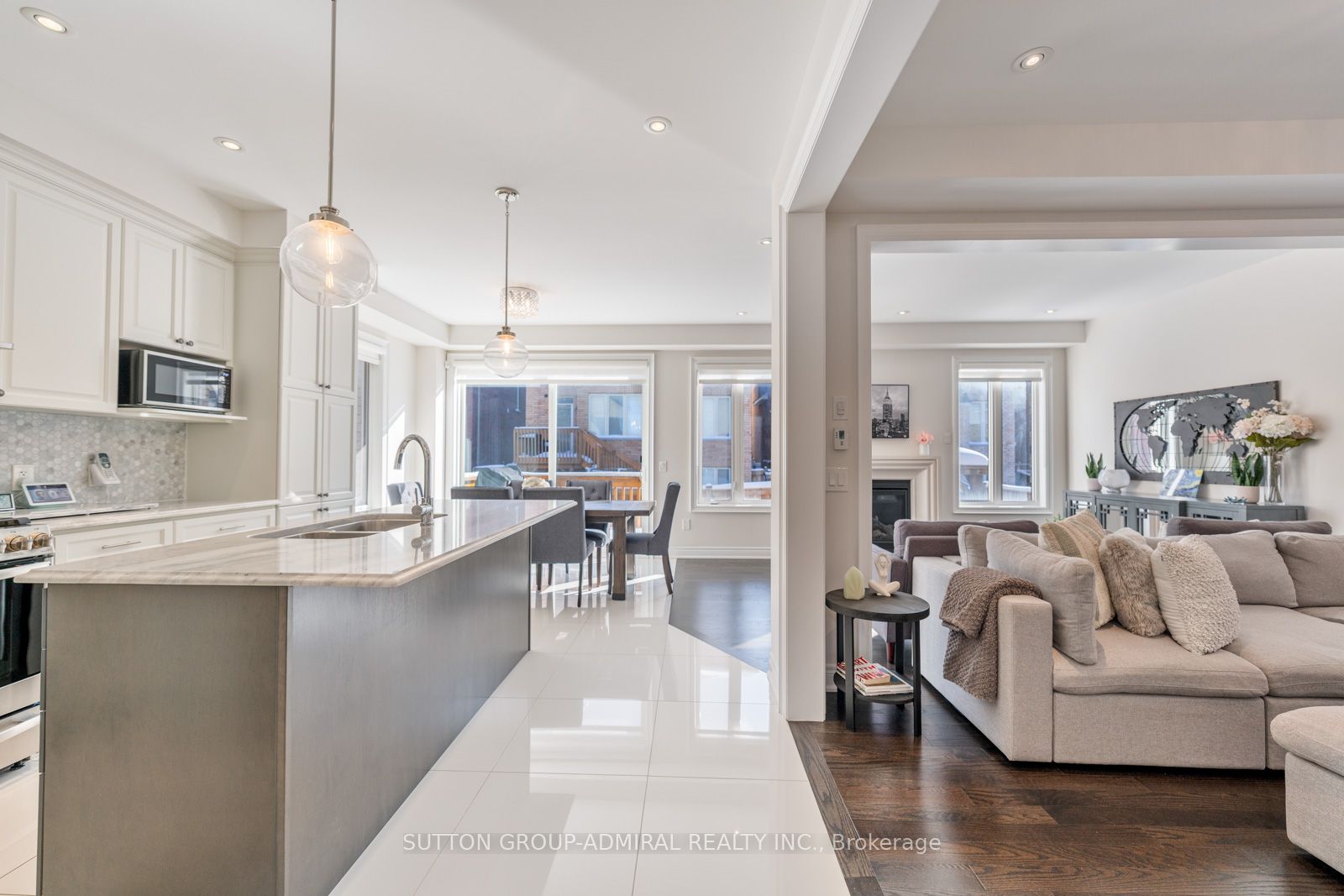 124 Mondial Crescent, East Gwillimbury, ON, L9N 0S2