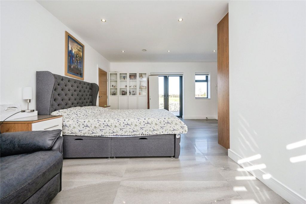 Additional image 29 of 8 bed detached house for saleGreen End Road, Bedford, Bedfordshire MK43