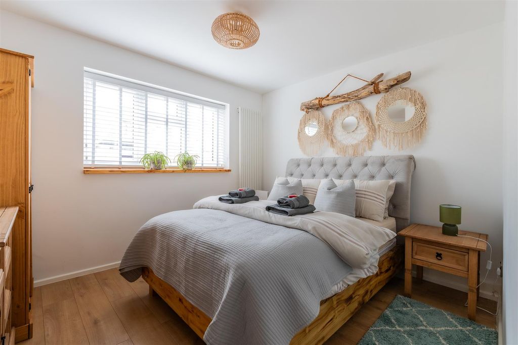 Additional image 7 of 3 bed flat for saleFitzhamon Embankment, Riverside, Cardiff CF11
