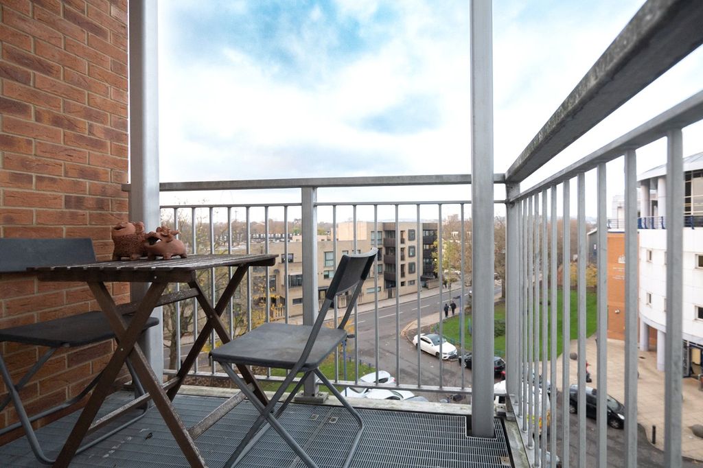 Additional image 3 of 2 bed flat for saleHeritage Avenue, Colindale NW9