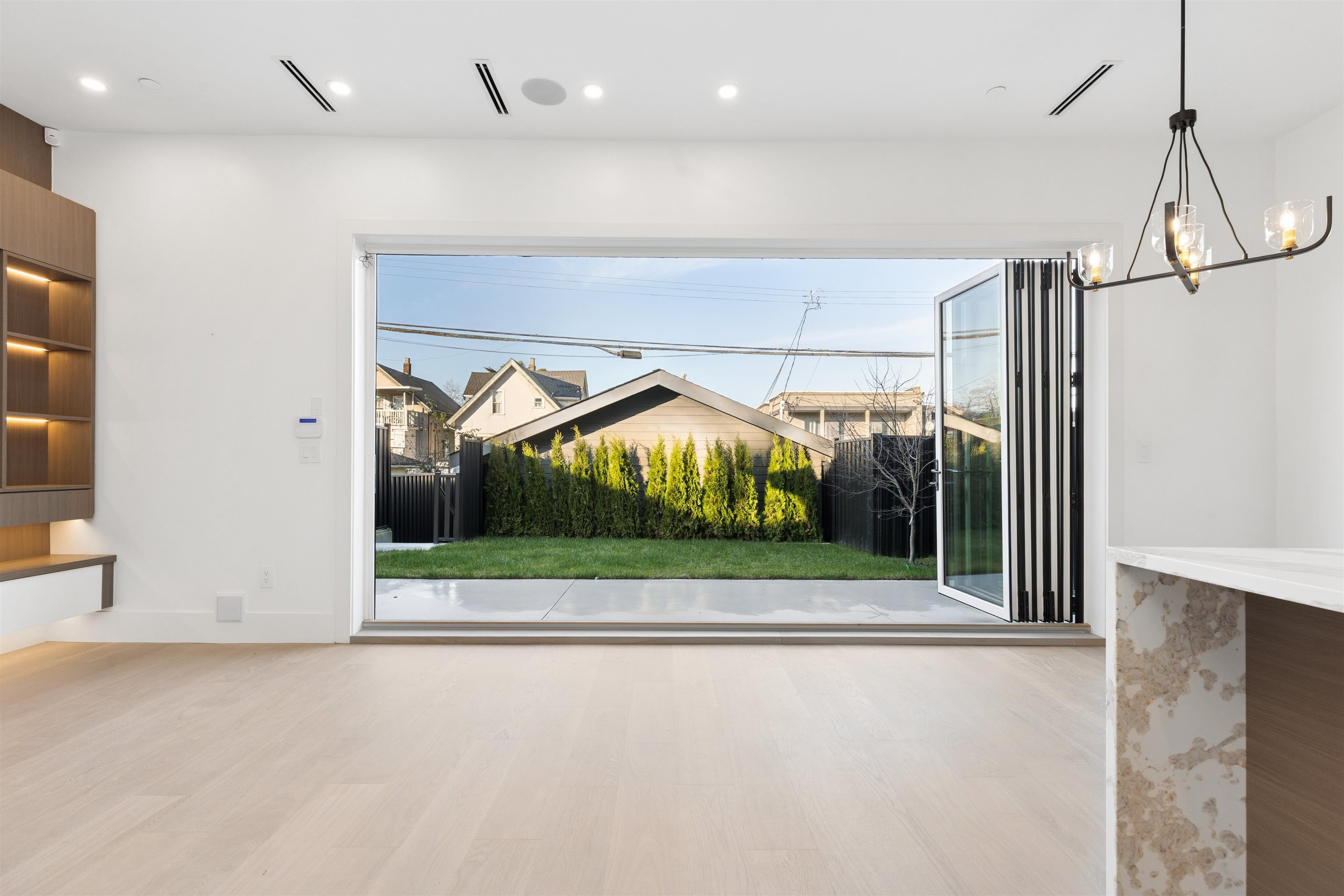 2-847 10 Avenue E, Vancouver, BC, V5T 2A9