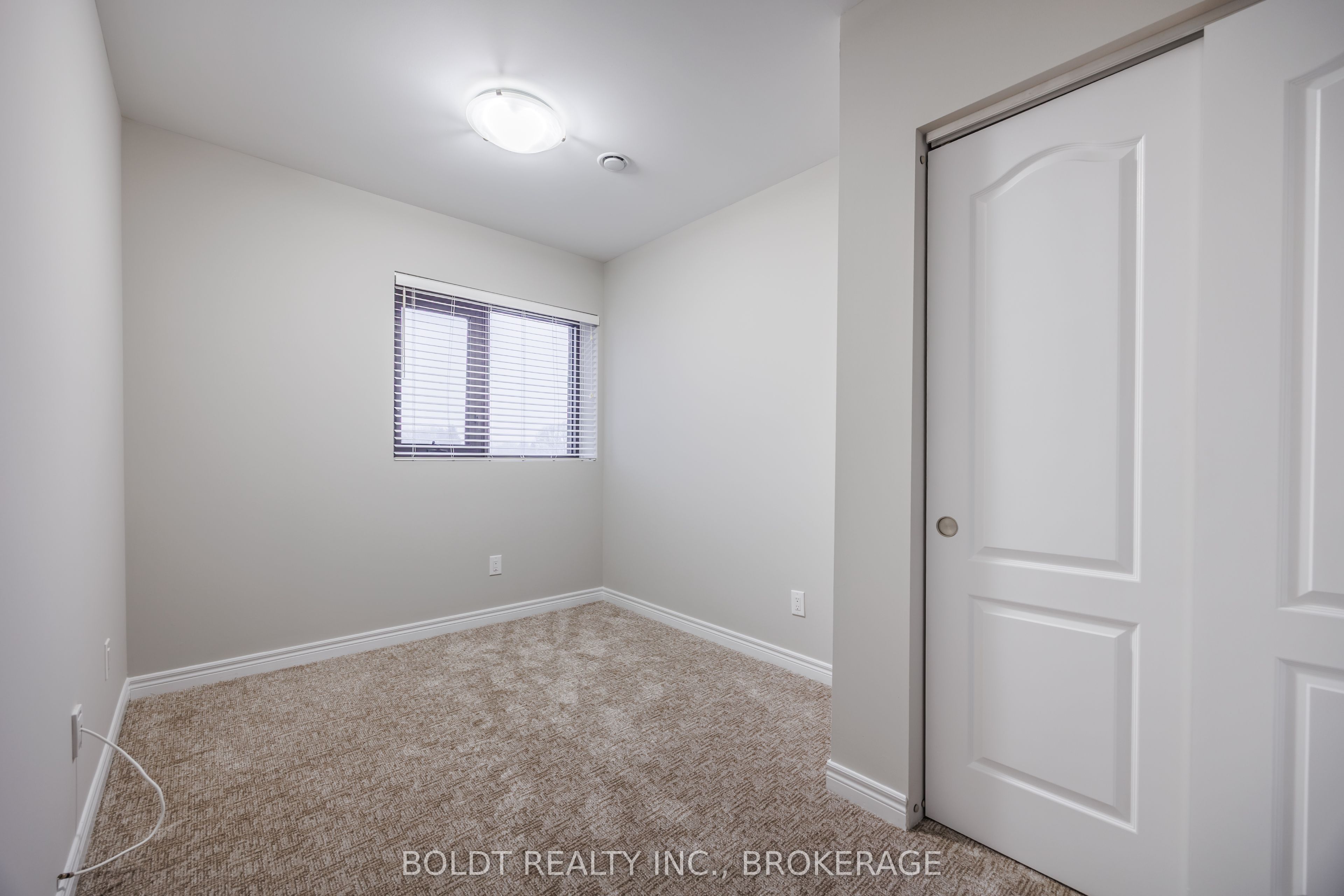 Additional image 6 of 305-5837 Dunn Street, Niagara Falls, ON, L2G 0X7