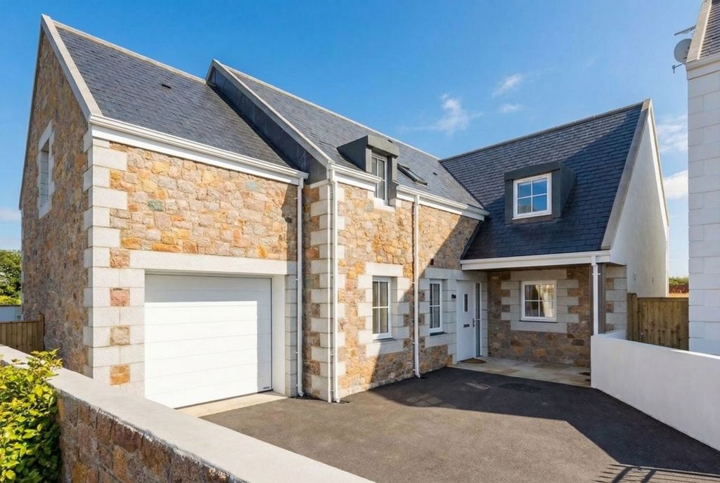 4 bed detached house for saleHouse Two - Vent D'ete, St John JE3