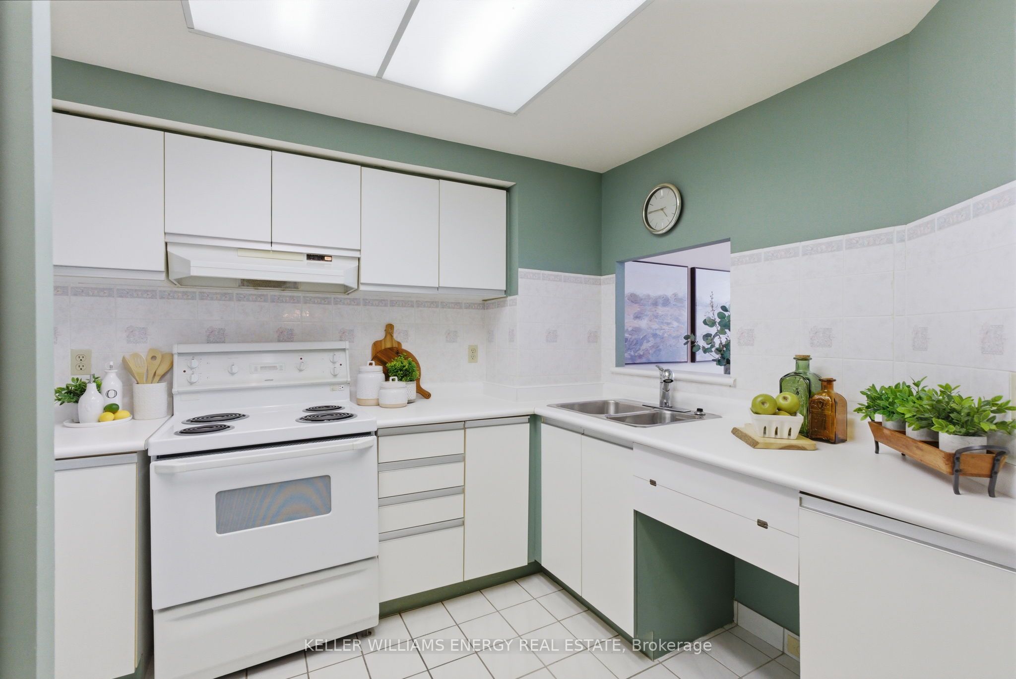 Additional image 5 of 901-711 Rossland Road E, Whitby, ON, L1N 8Z1