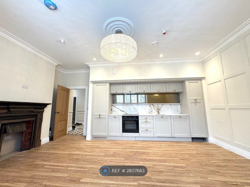 2 bed flat to rentMuseum View, Cardiff CF10 photo 4