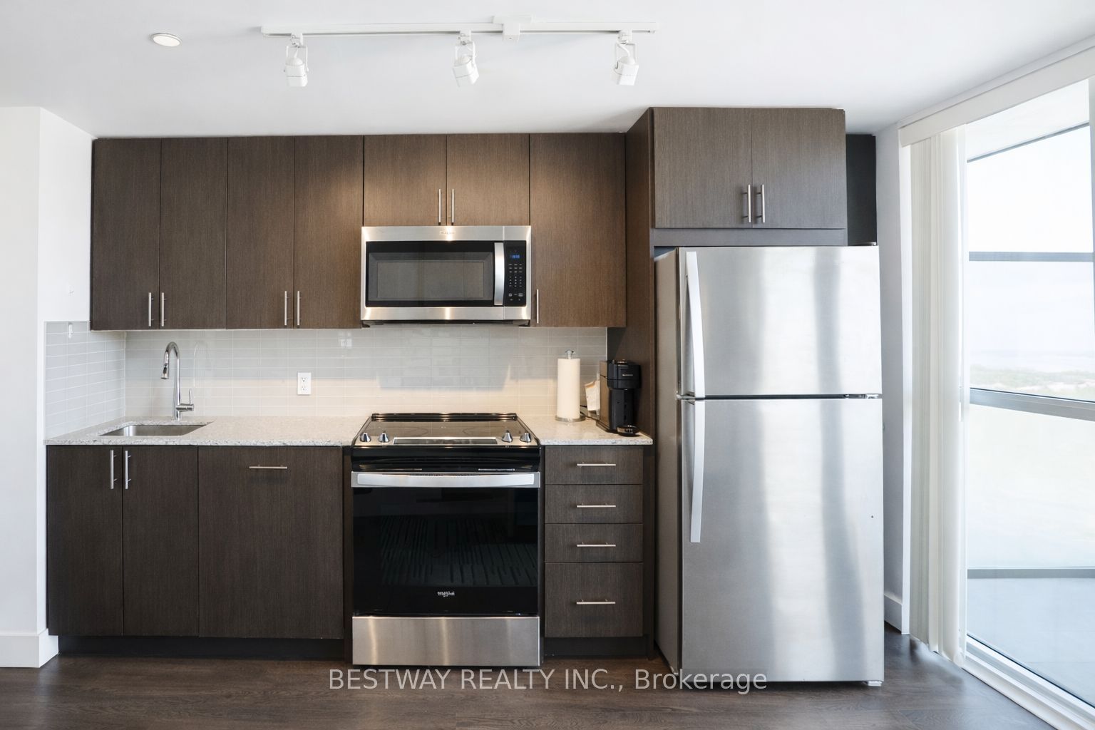 607-2550 Simcoe Street N, Oshawa, ON, L1L 0R5 photo 3