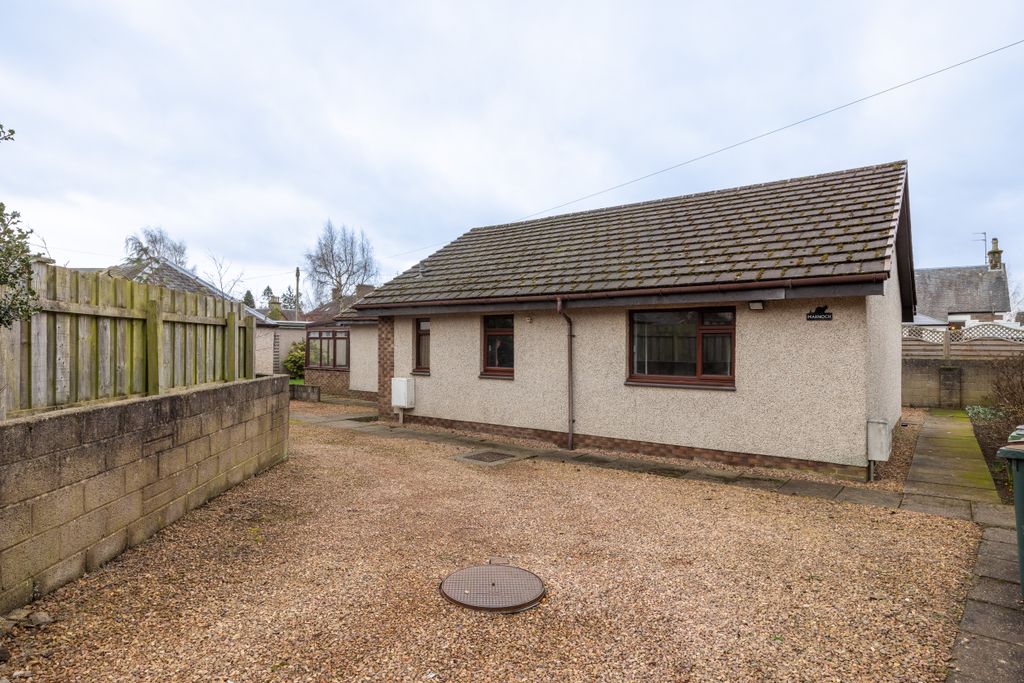 3 bed detached bungalow for saleMiddle Road, Rattray PH10