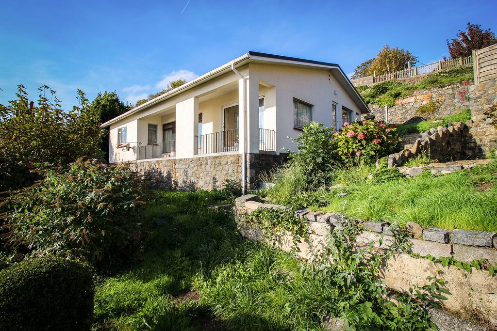 Additional image 2 of 2 bed property for saleLes Cotils, St Peter Port, Guernsey GY1