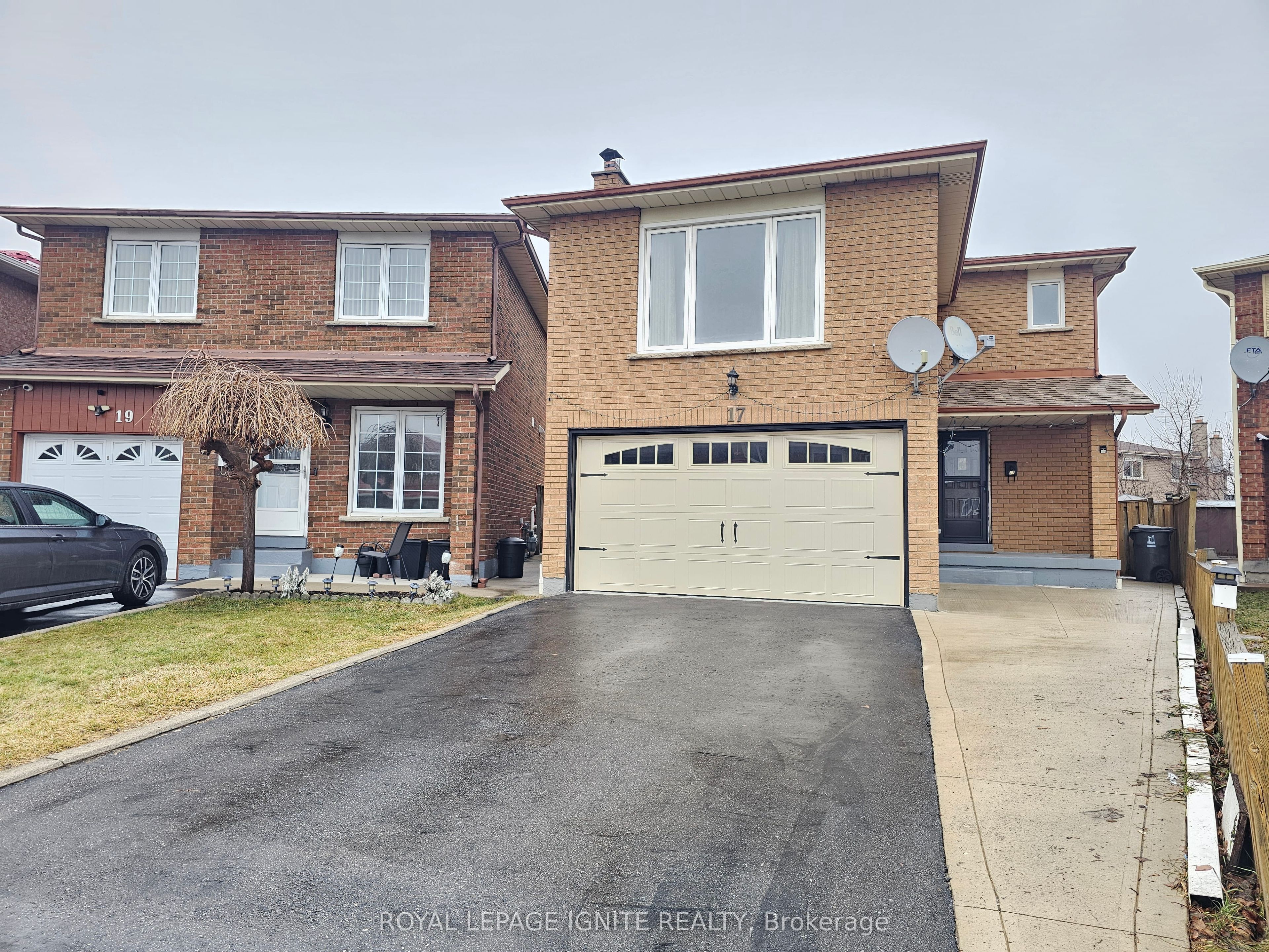 17 St Emilion Way, Toronto, ON, M9V 5A5