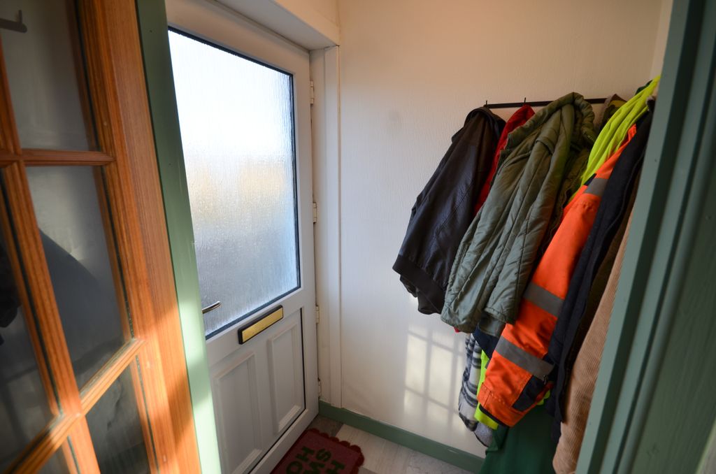 1 bed bungalow for saleLochs HS2 photo 2