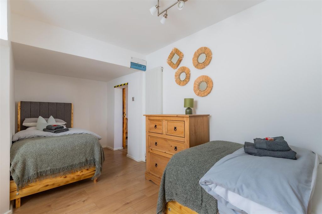 Additional image 8 of 3 bed flat for saleFitzhamon Embankment, Riverside, Cardiff CF11