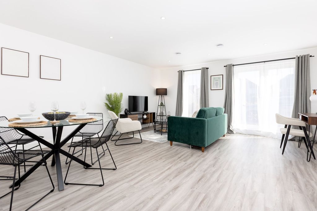 1 bed flat for saleMilton Road, Cambridge CB4 photo 2