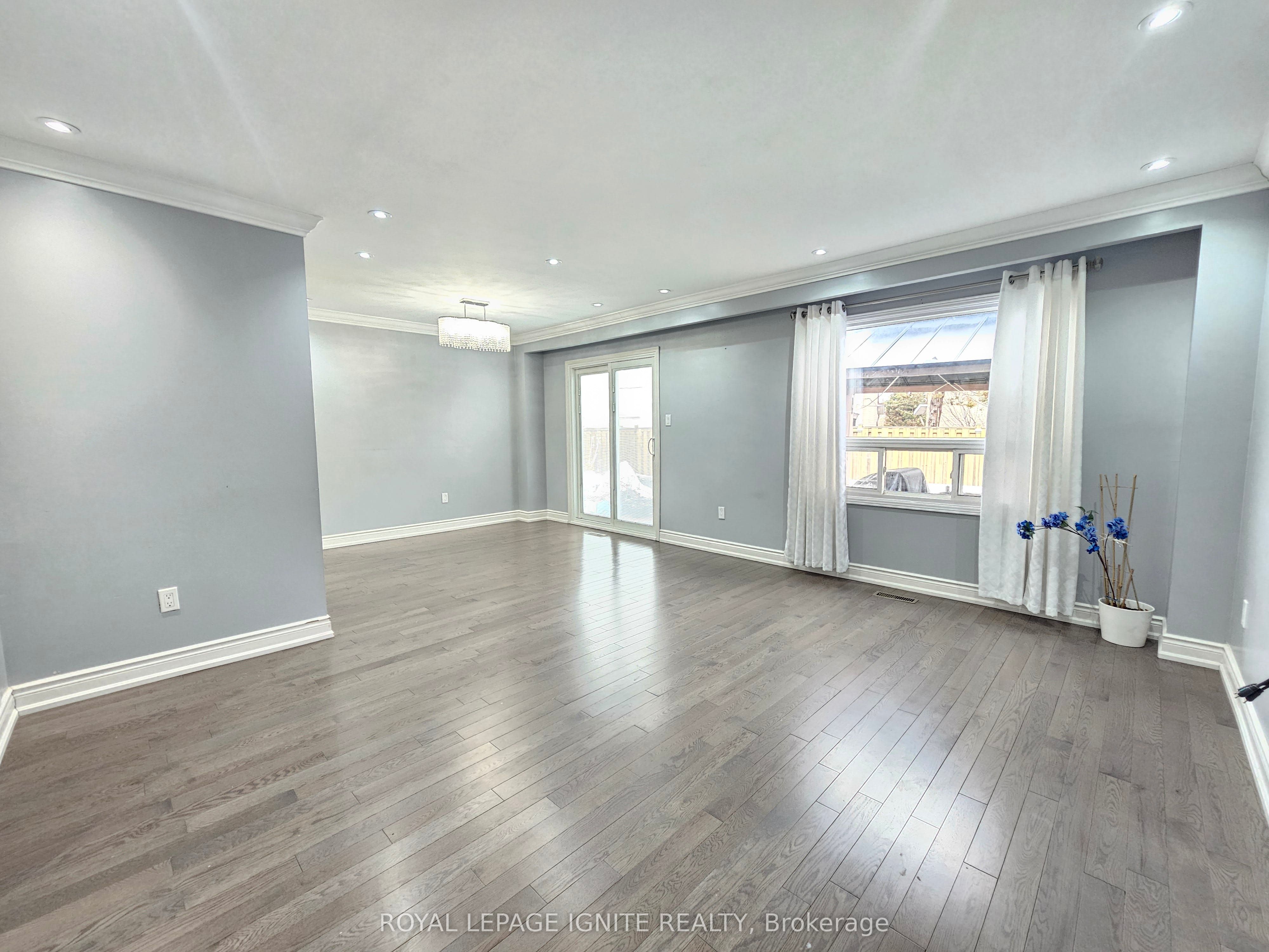 17 St Emilion Way, Toronto, ON, M9V 5A5 photo 4