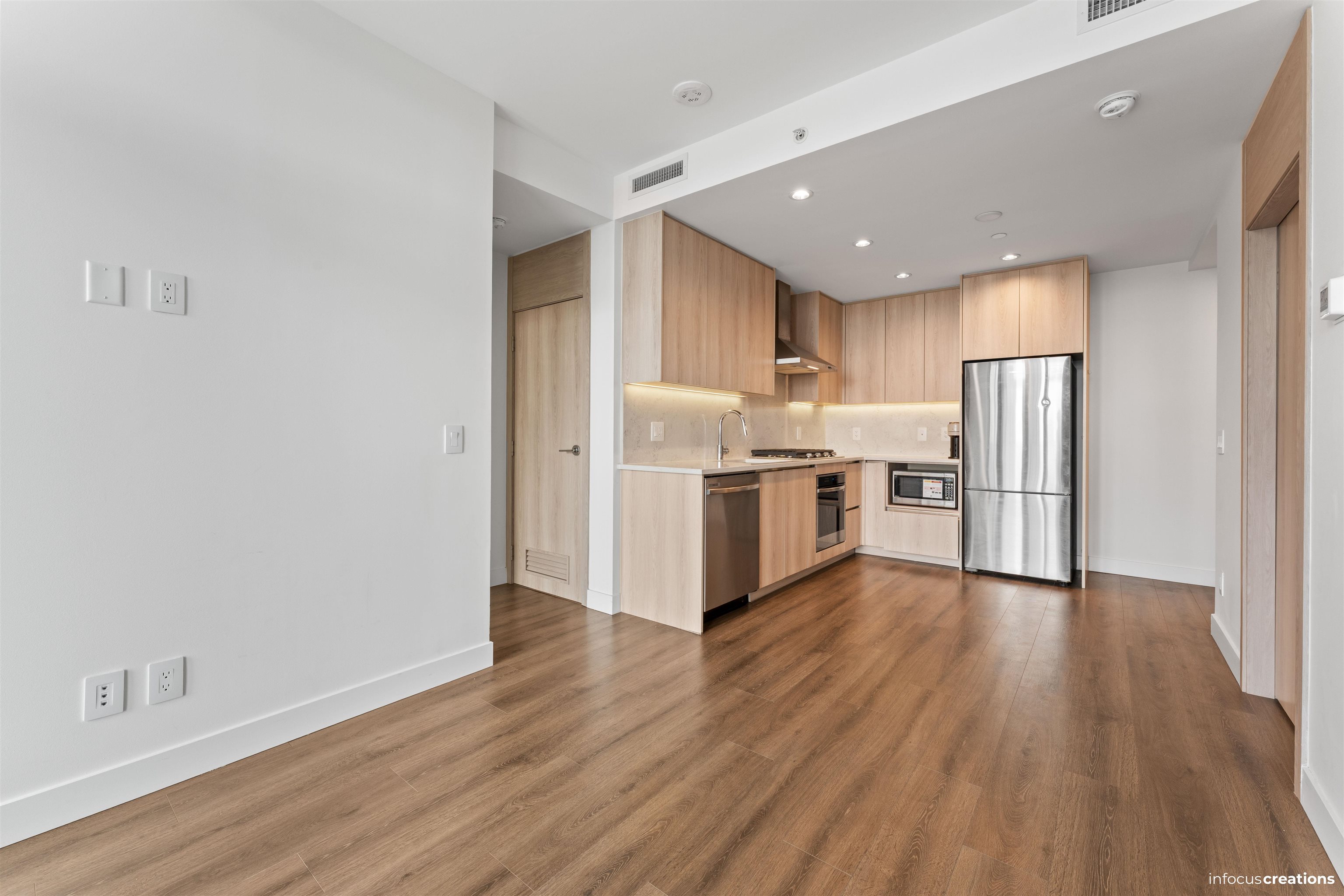 Additional image 5 of 1205-10750 135a Street , Surrey, BC, V3T 0V4
