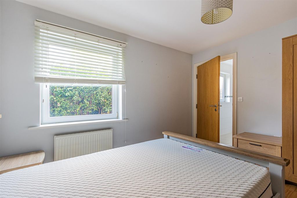 Additional image 8 of 2 bed flat for saleHeathwood Road, Heath CF14