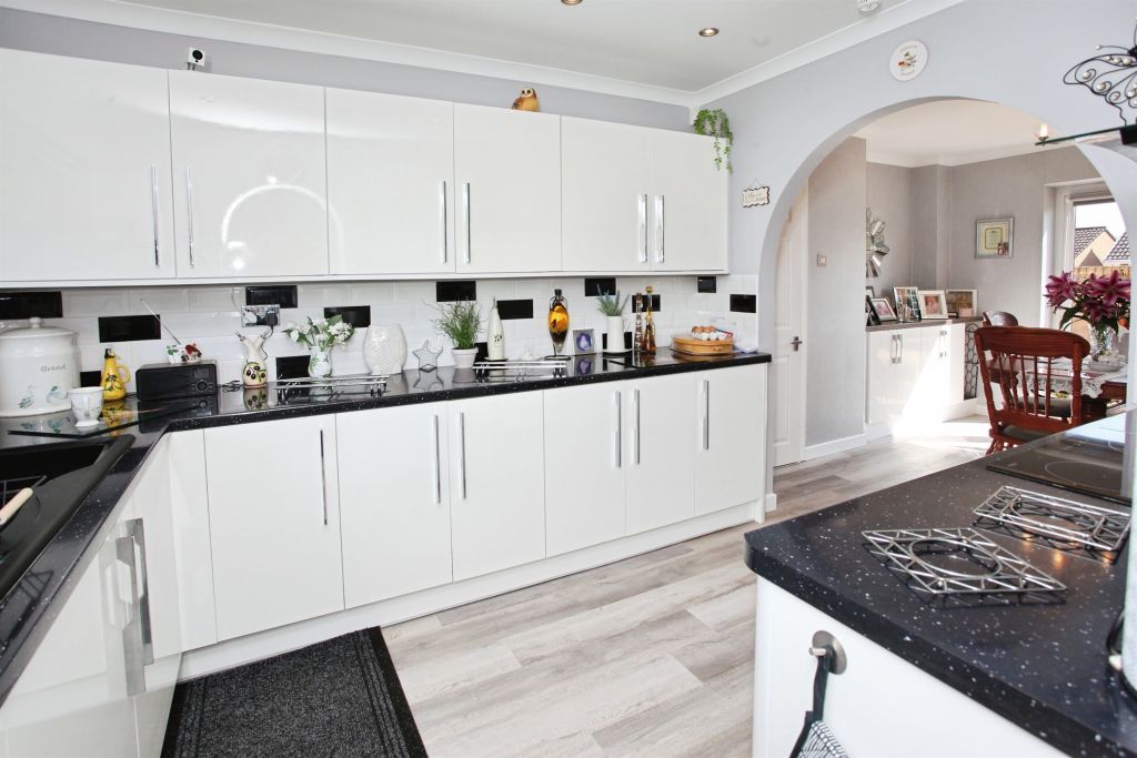 Additional image 2 of 3 bed detached house for saleKirrlach Close, Caldicot NP26