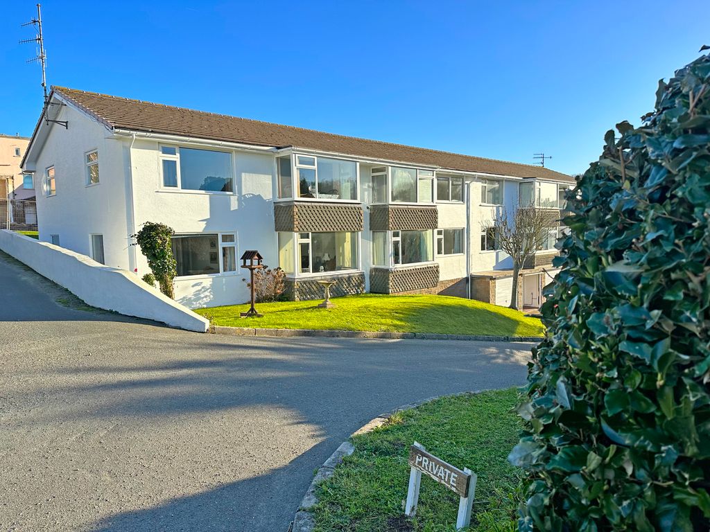 2 bed flat for saleLes Butes, Guernsey GY9