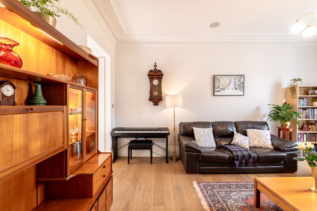 2 bed flat for sale15 Crown Road North, Dowanhill G12 photo 5