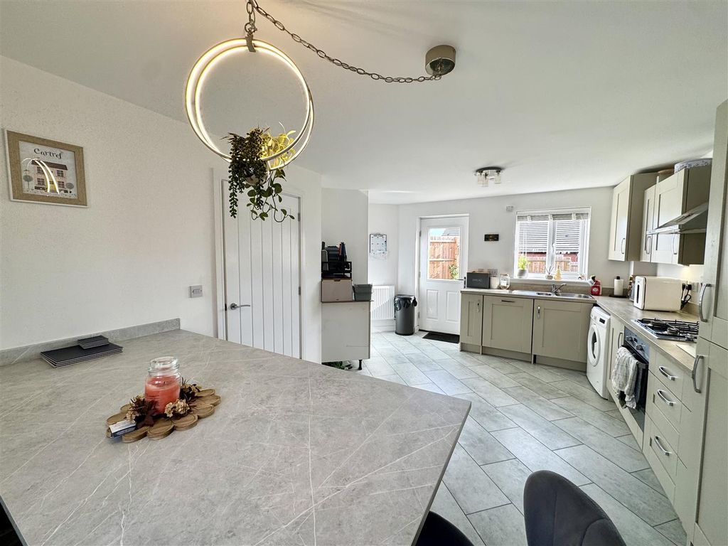 Additional image 6 of 3 bed semi-detached house for saleSir Bartholomew Grove, Undy NP26