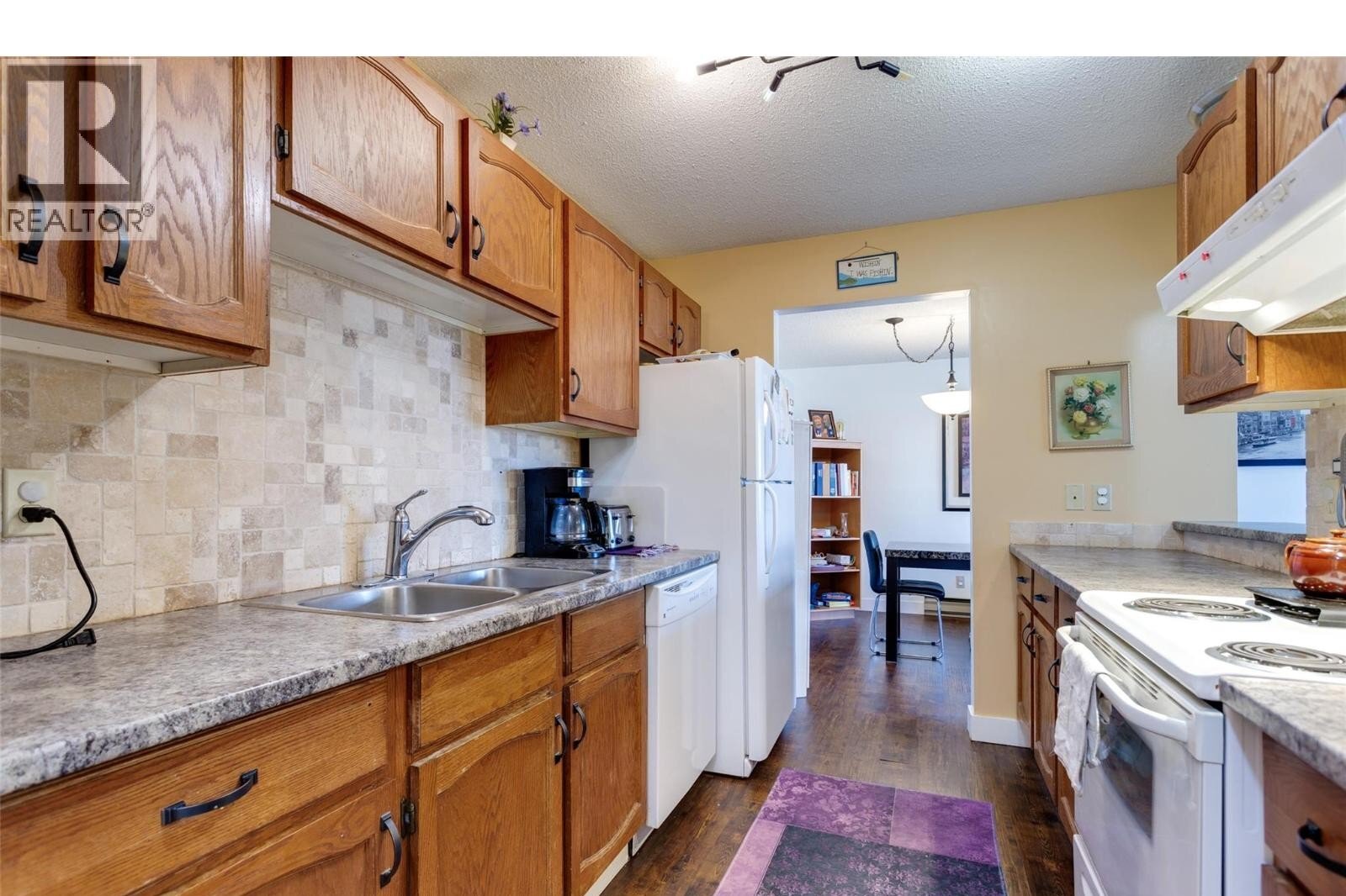 Additional image 8 of 206-1490B Gordon Drive, Kelowna, BC, V1Y3G7