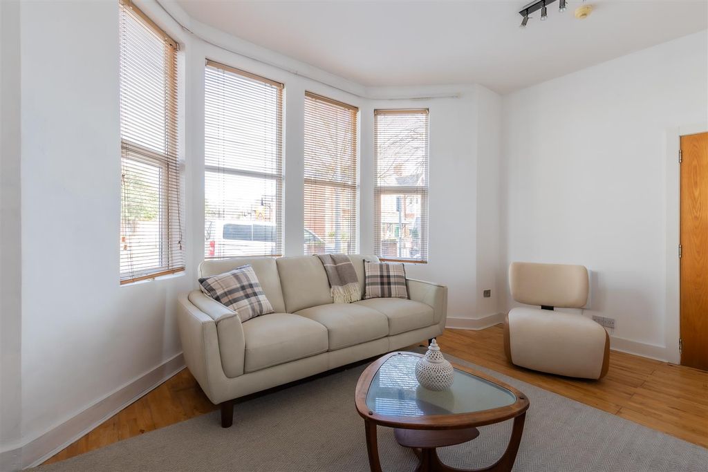 Additional image 5 of 2 bed flat for saleMarlborough Road, Penylan, Cardiff CF23