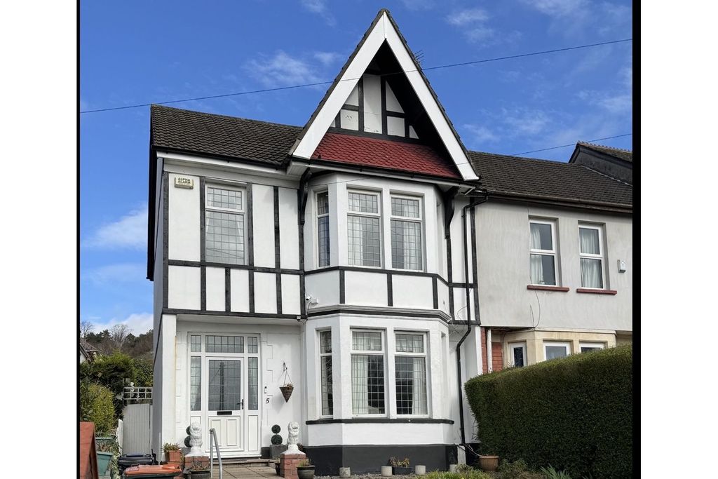 4 bed end terrace house for saleGibbs Road, Newport NP19