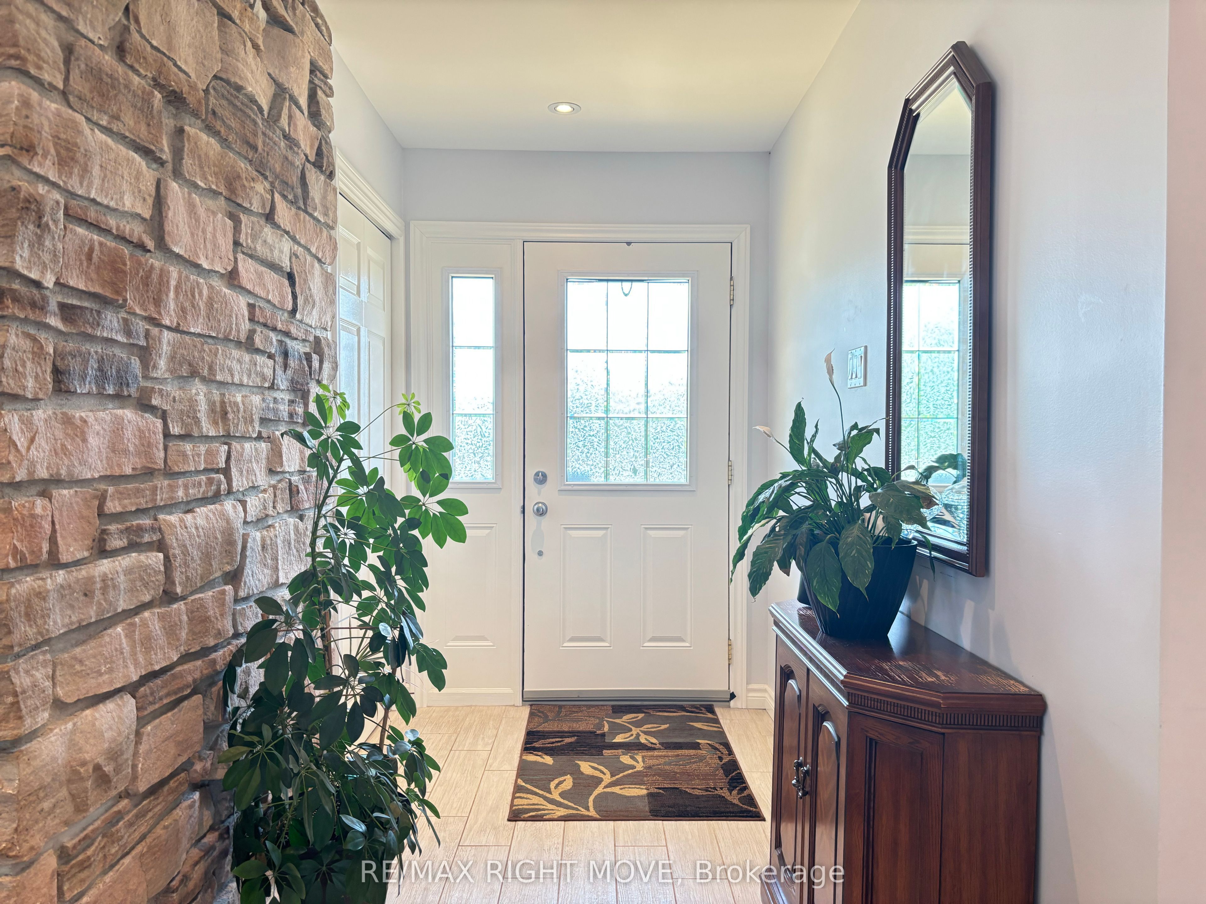 116 Mill Street E, Springwater, ON, L0L 1V0 photo 4