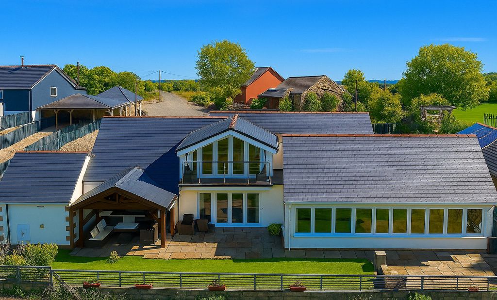 5 bed bungalow for saleTan Y Graig, Cefn Mawr, Wrexham, Wrecsam LL14