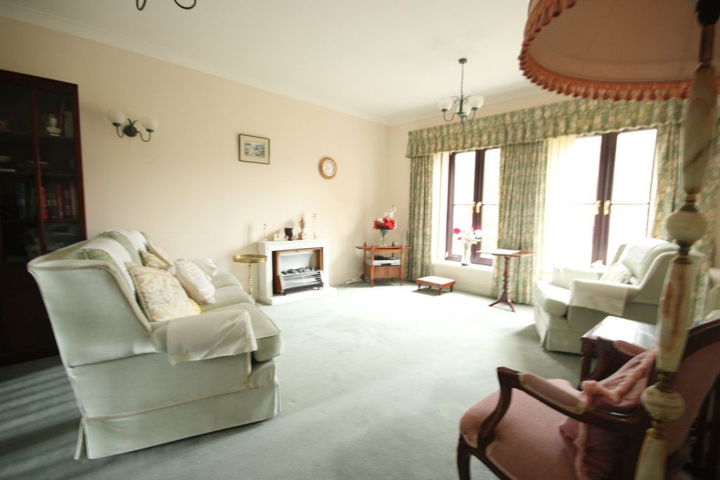 2 bed flat for saleLa Route Des Genets, St Brelade JE3 photo 2