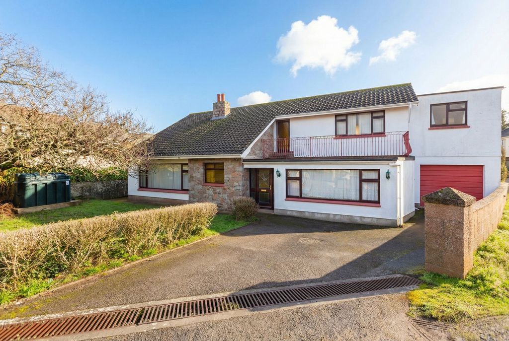 3 bed detached house for saleVallee Des Fleurs, St Brelade JE3