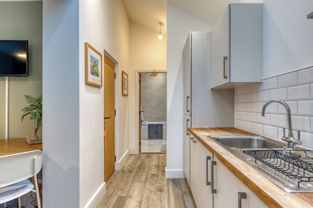 Additional image 13 of 2 bed property for sale2 Brooklyn Mews, St Helier JE2