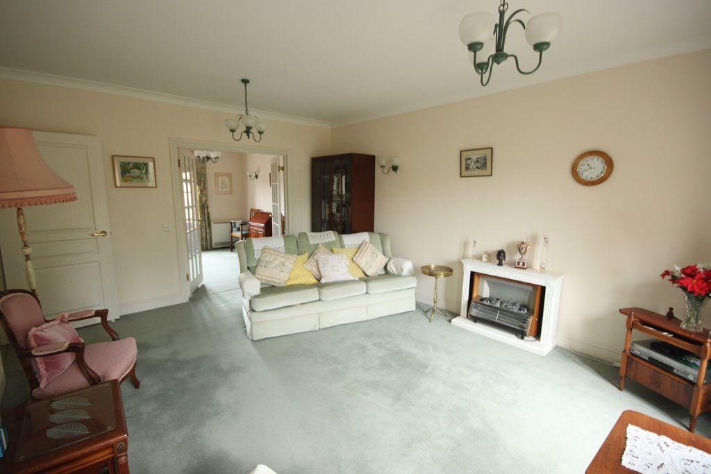 2 bed flat for saleLa Route Des Genets, St Brelade JE3 photo 3