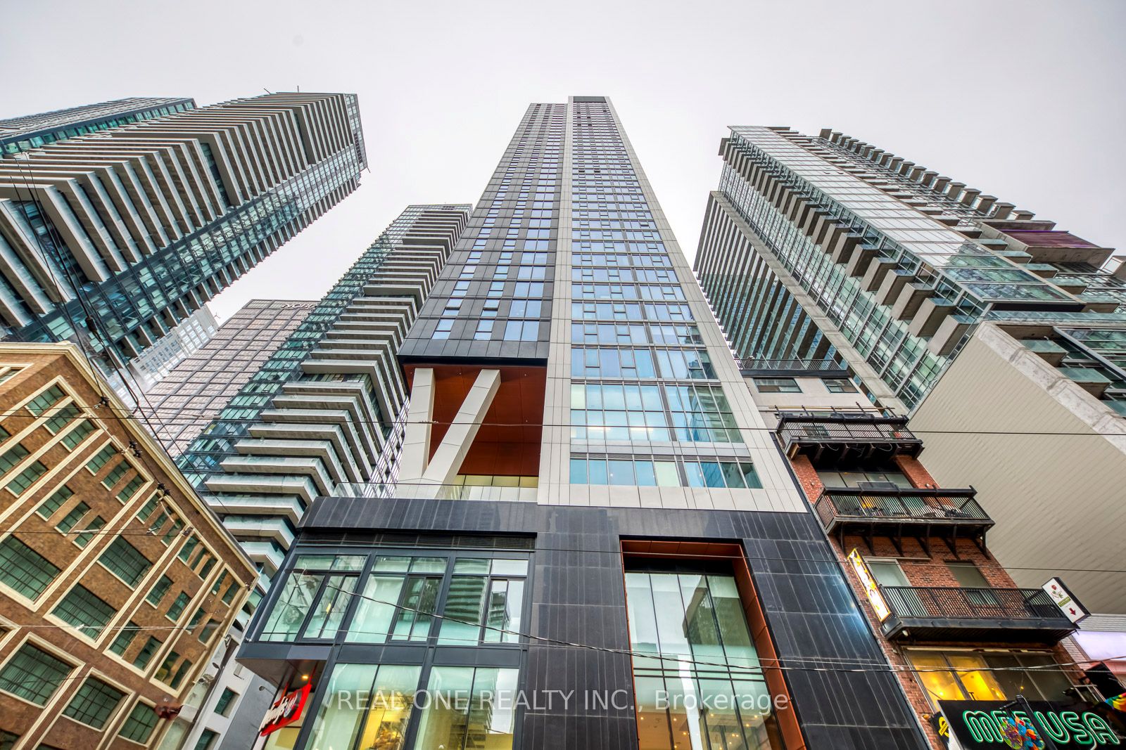 201-357 King Street W, Toronto, ON, M5V 1K1