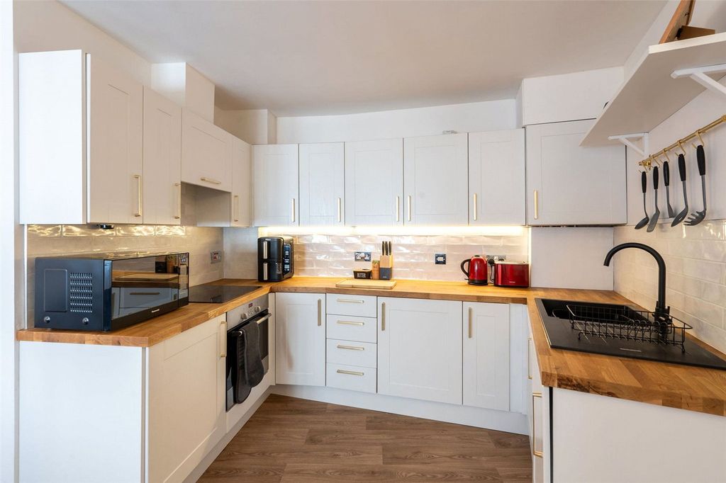 2 bed flat for sale16 The Old Corn Exchange, Sandgate, Berwick-Upon-Tweed TD15 photo 5