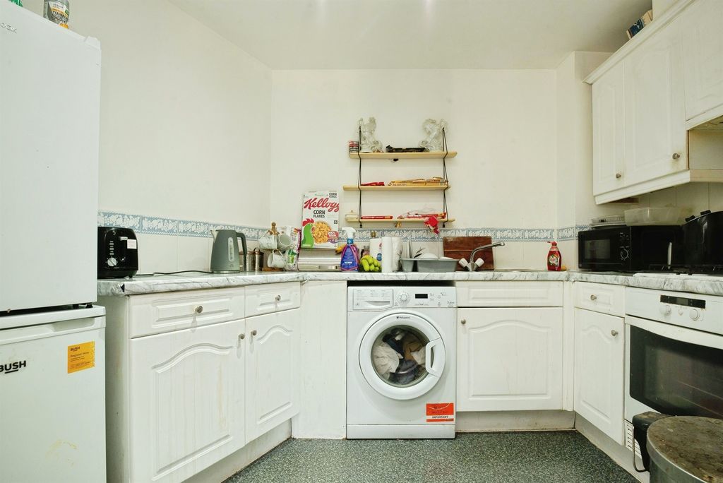 1 bed flat for saleTaffs Mead Embankment, Cardiff CF11