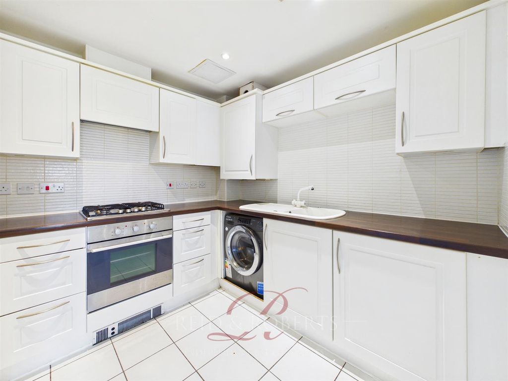 2 bed flat for saleLamberton Drive, Brymbo, Wrexham LL11 photo 2