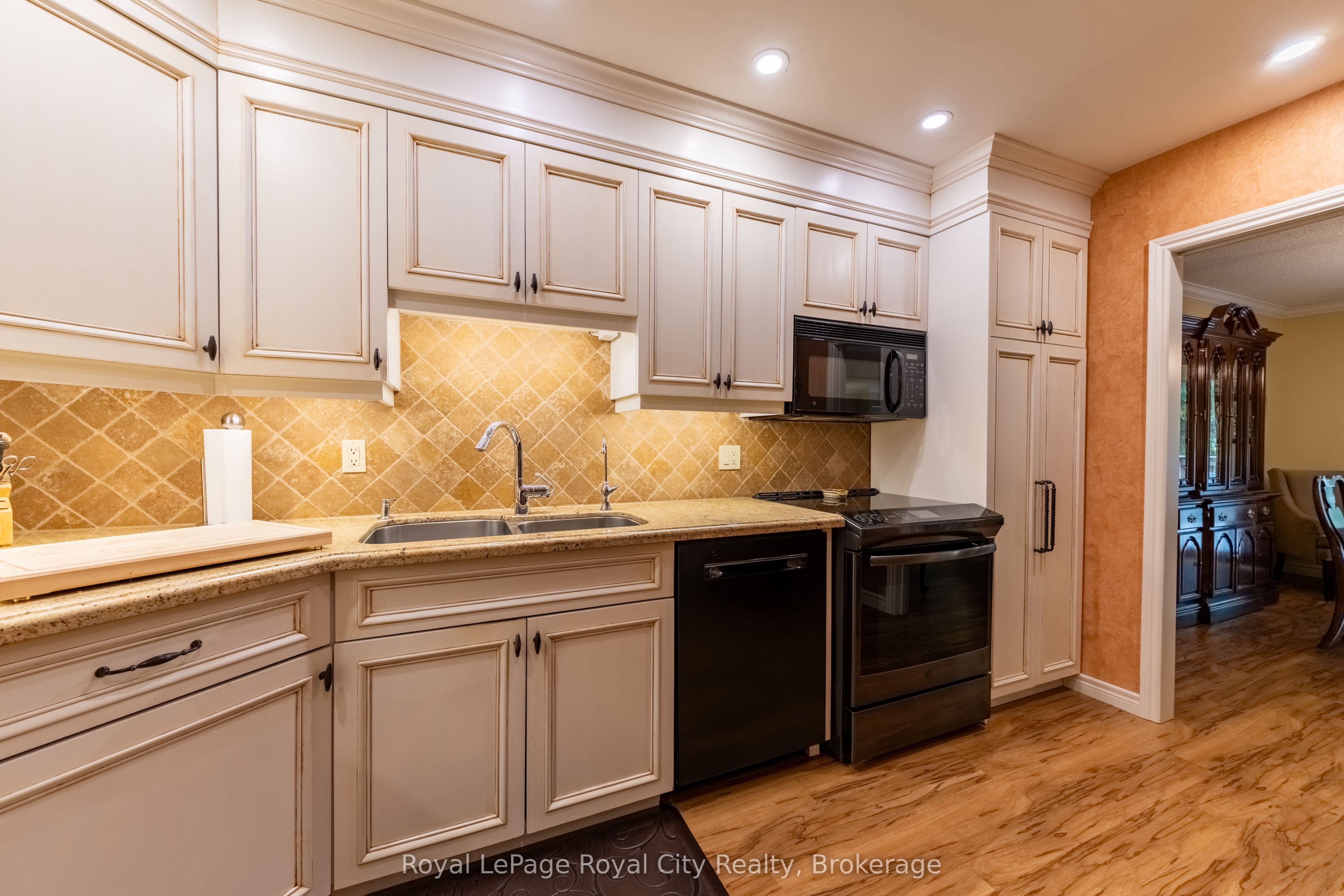 Additional image 3 of 101-121 Waterloo Avenue, Guelph, ON, N1H 3H9