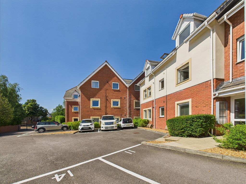 2 bed flat for saleYr Arglawdd, Heathwood Road, Cardiff. CF14