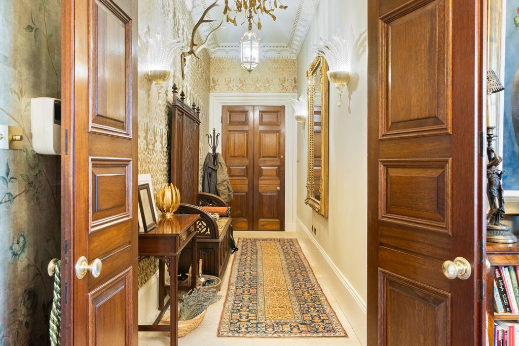 Additional image 4 of 3 bed flat for saleSherbourne House, Sherborne, The Cotswolds GL54