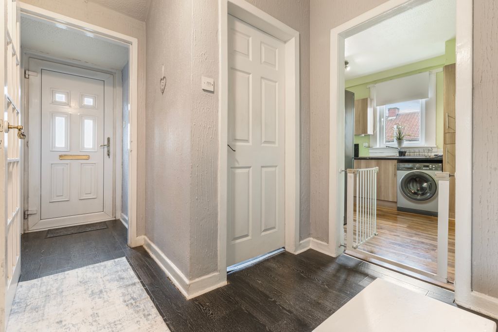 2 bed flat for saleLaurelbank, Coatbridge ML5 photo 2