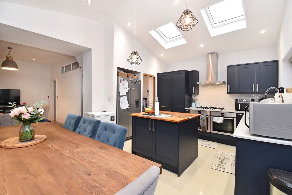 Additional image 2 of 3 bed semi-detached house for saleCarlton Road, Newport NP19