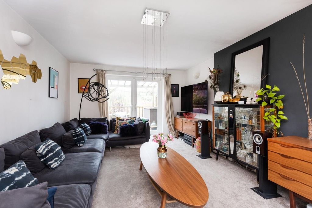 4 bed terraced house for saleCatherine Way, Bath BA1 photo 2