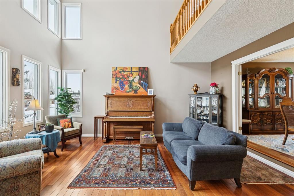 Additional image 4 of 4 Wood Valley Rise SW, Calgary, AB, T2W 5X5